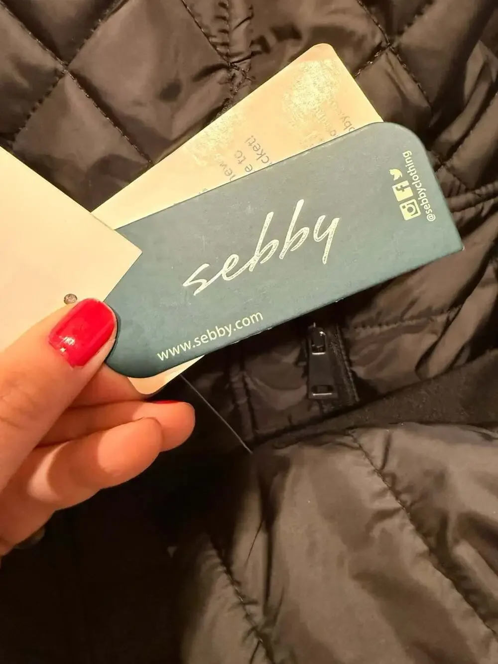 Sebby hooded water