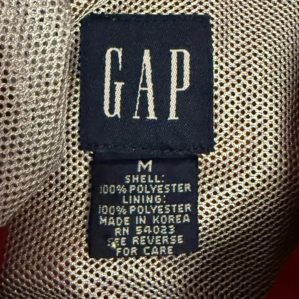 GAP dark red