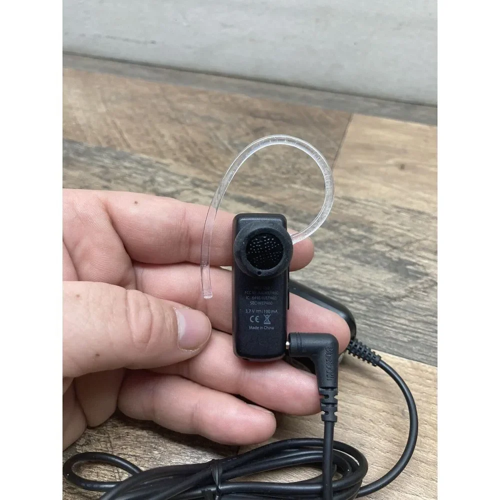 Samsung WEP650 Lightweight Wireless‎ Bluetooth Headset With Charger