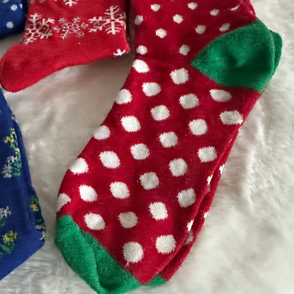 Multiples new socks