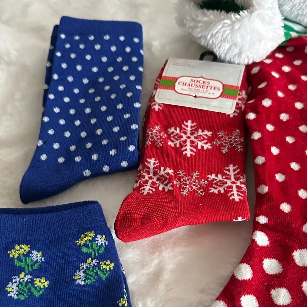 Multiples new socks