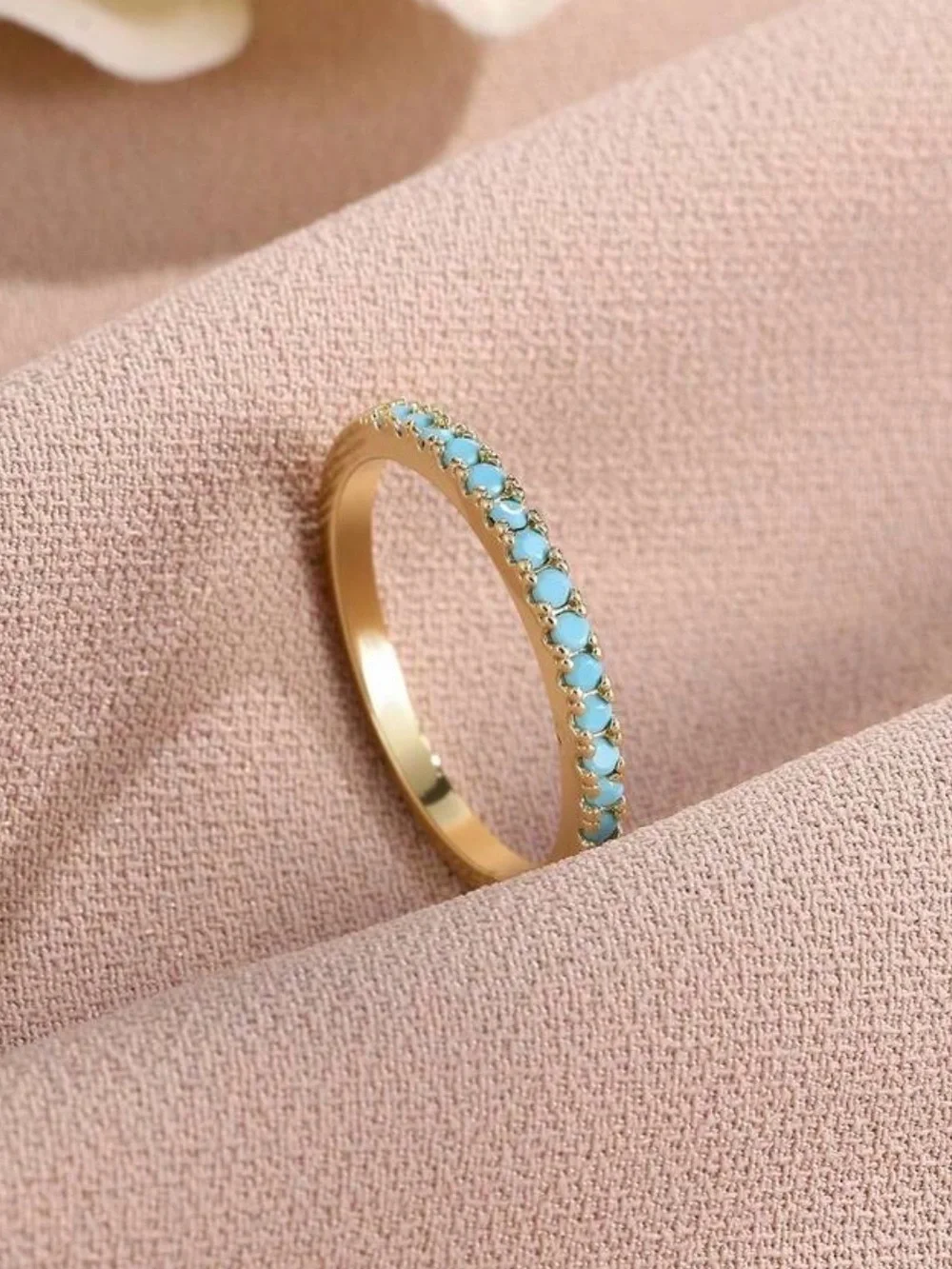 N/A elegant gold