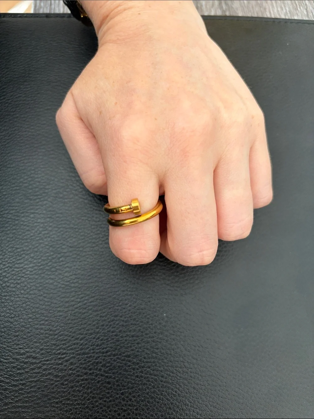 N/A elegant gold