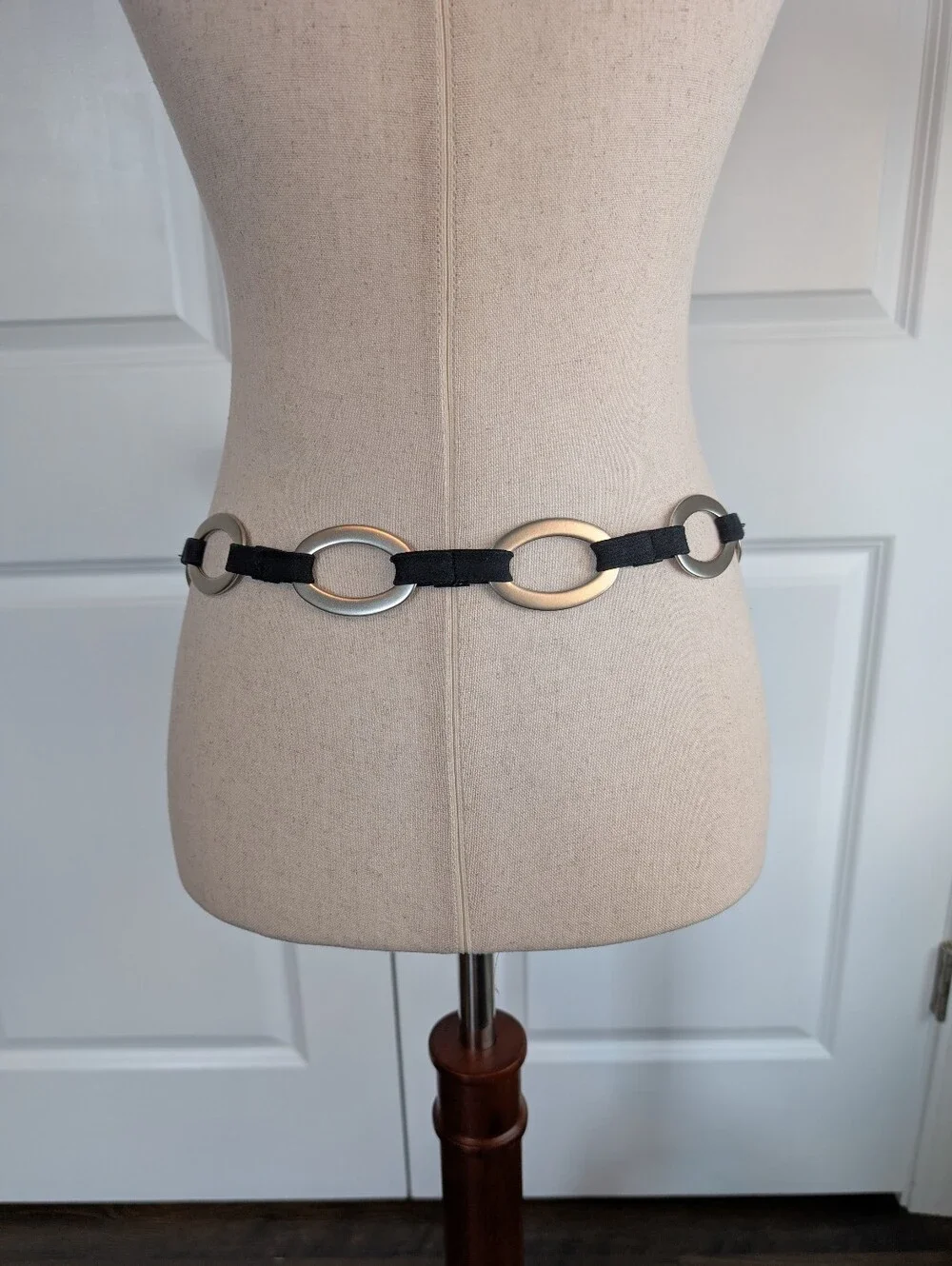 Suzi Roher Black Leather Waist Belt with Silver Oval Links Size Medium