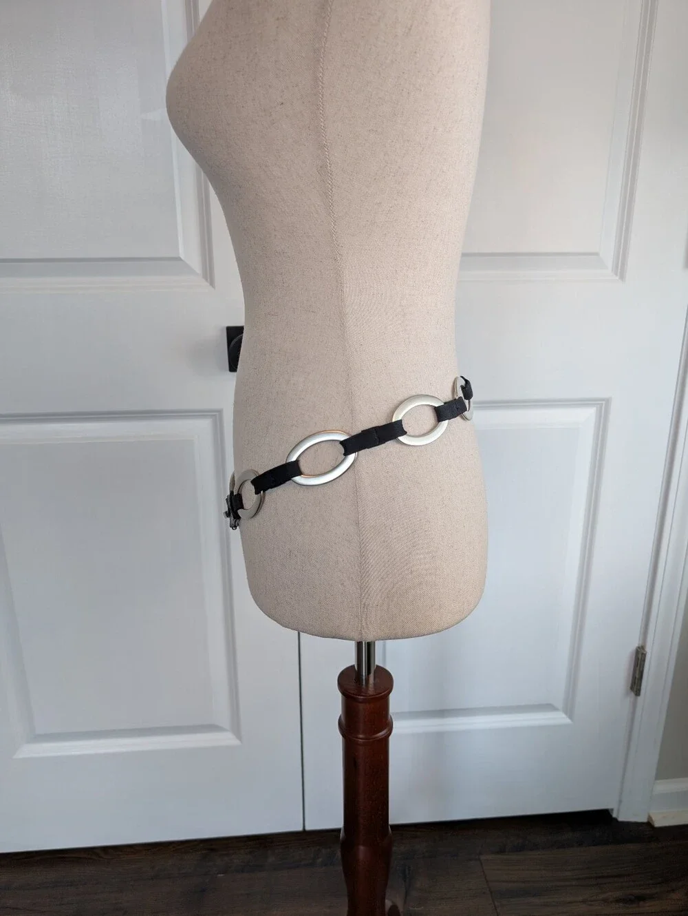 Suzi Roher Black Leather Waist Belt with Silver Oval Links Size Medium
