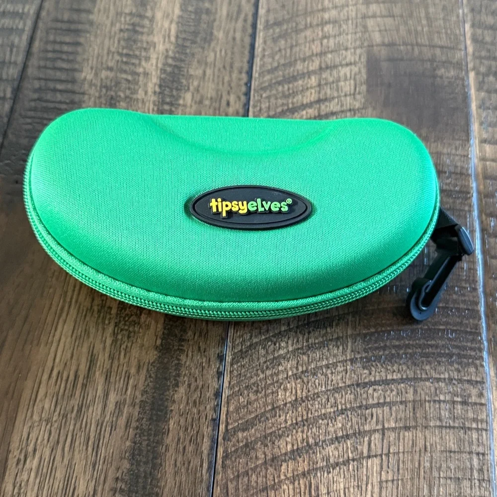 Tipsy Elves includes case