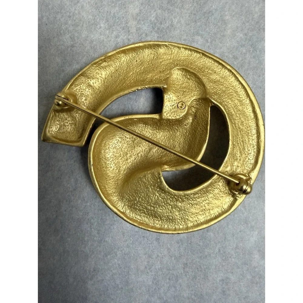 : Vintage Avon Artists Dimensions Brooch Pin Gold Tone 1980s Modernist Swirl