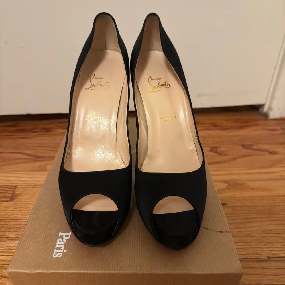 CHRISTIAN LOUBOUTIN Very Prive Satin 120mm open toe black heels size 41