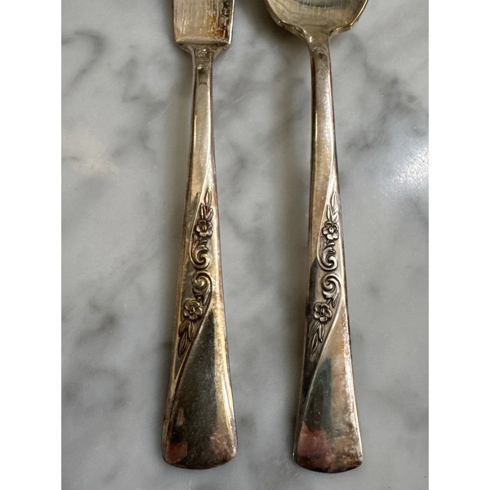 International Silver teaspoon pattern showcases