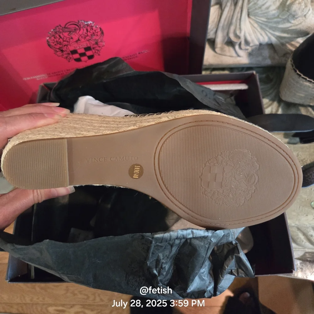 Vince Camuto espadrille style