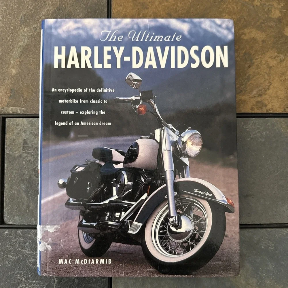The Ultimate Harley-Davidson‎ (2007) Hardcover by Max McDiarmid