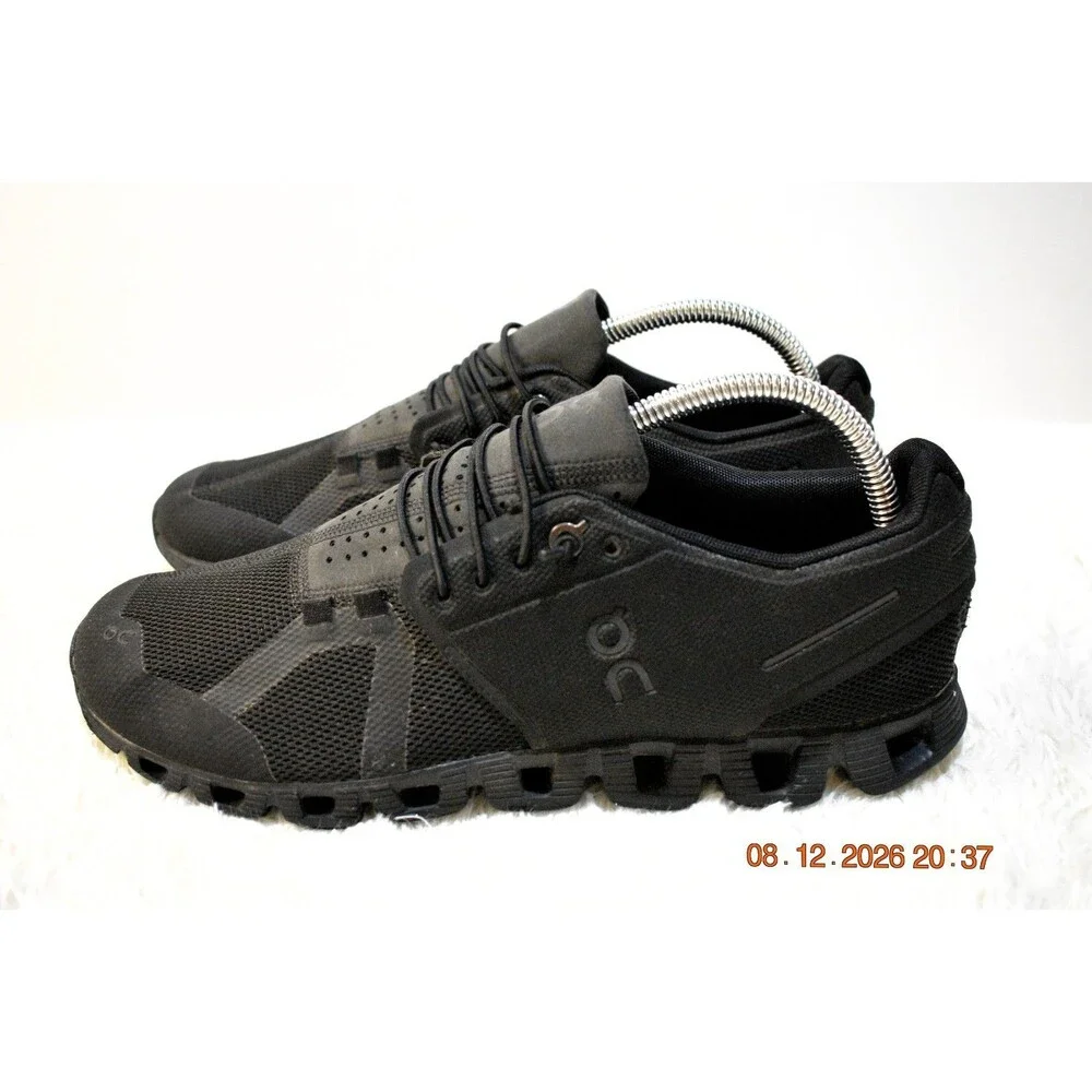 On Cloud 5 Black Light Weight Athletic Walking Running Shoes - Women's Size 9