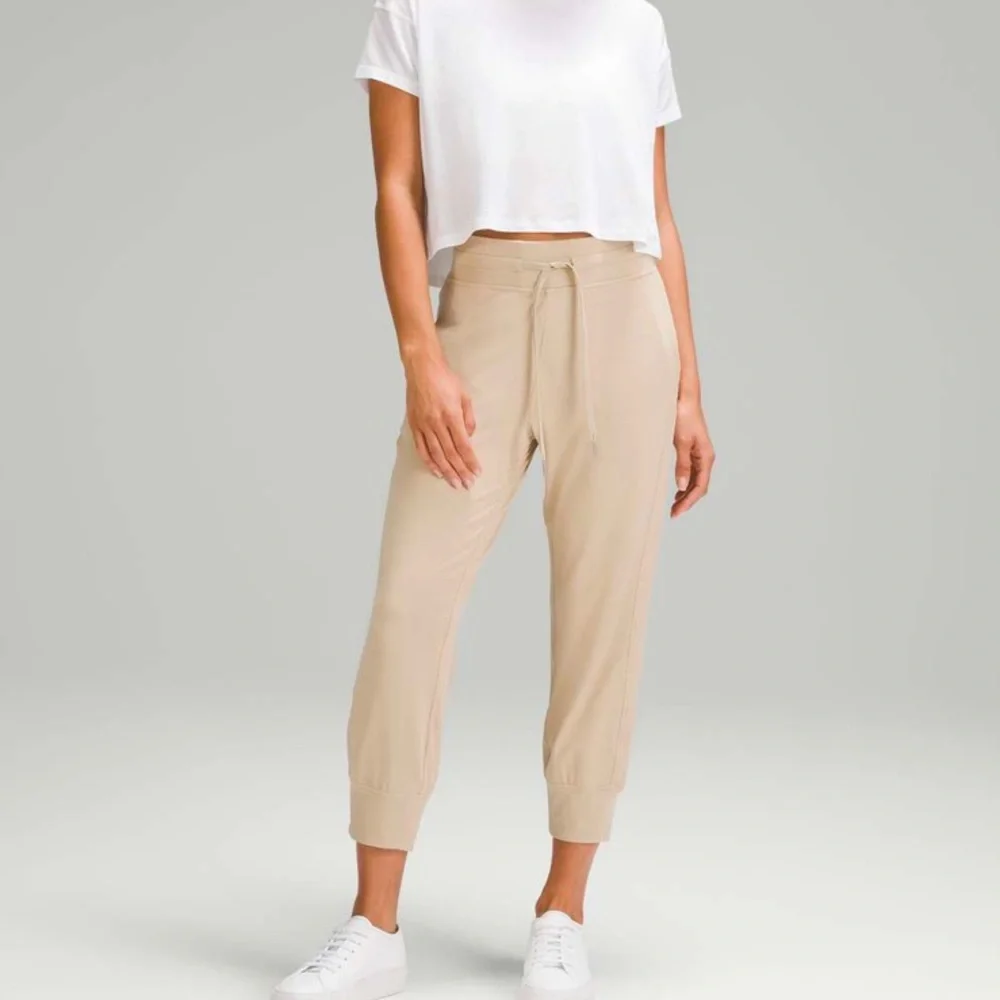 Lululemon Ready to Rulu High-Rise Cropped Jogger Trench size 6