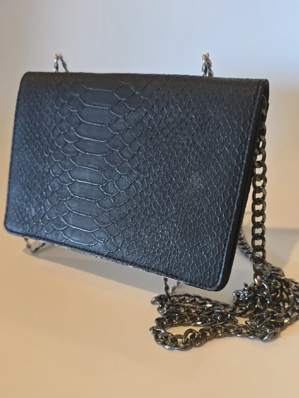 Black Snake-Texture Chain Crossbody Bag