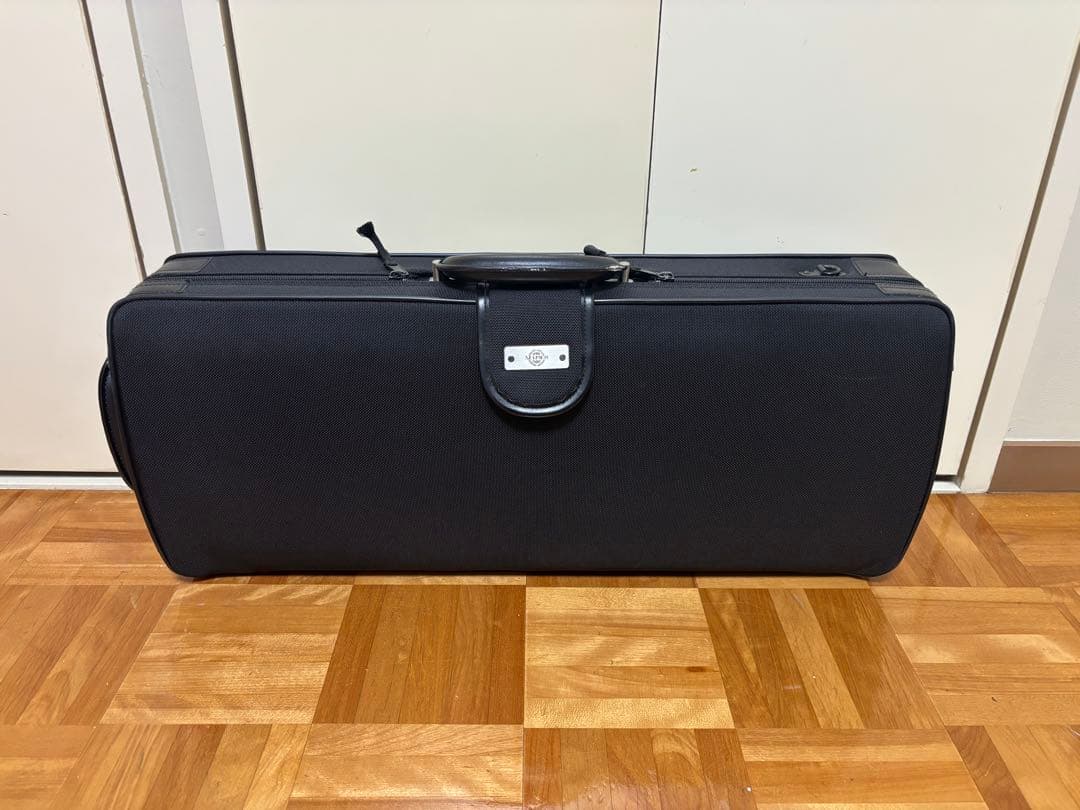 Alto Saxophone Selmer Instrument Case with Keys, Shoulder Strap, and Neck Strap