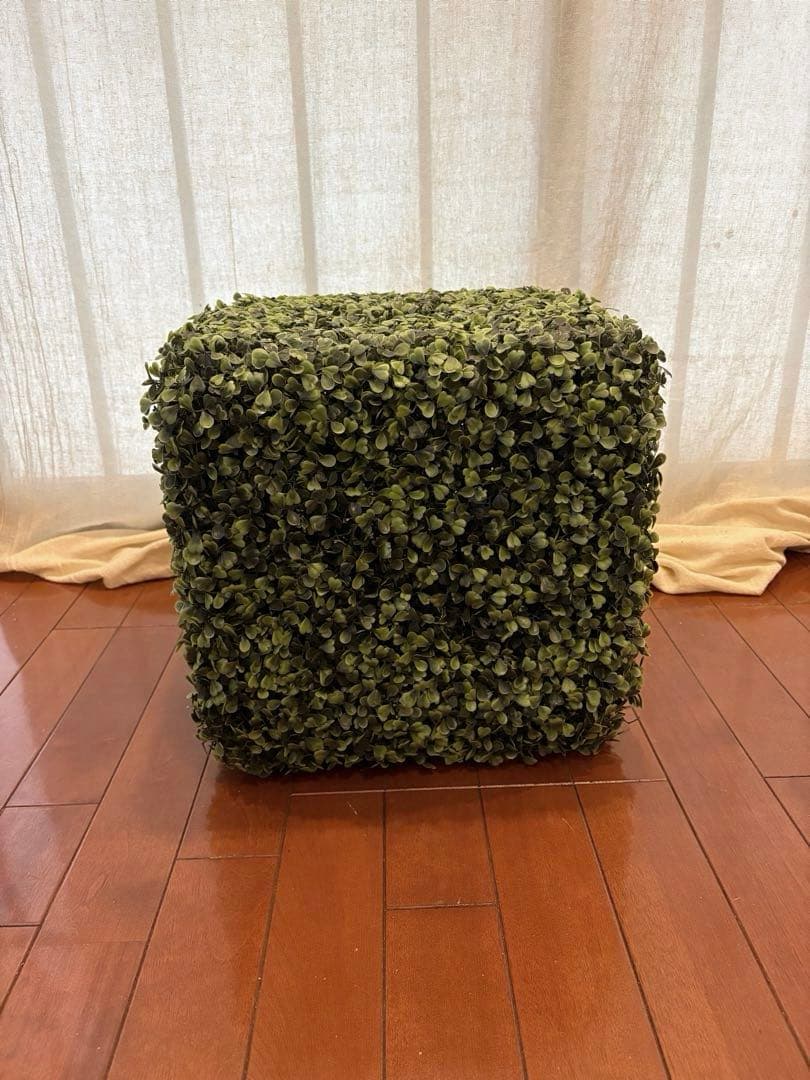 green<br>foliage plant<br>artificial
