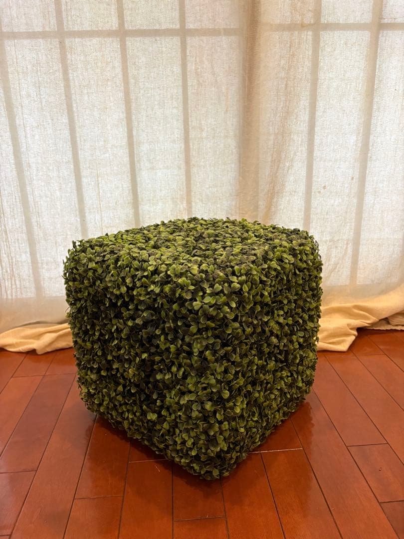 green<br>foliage plant<br>artificial