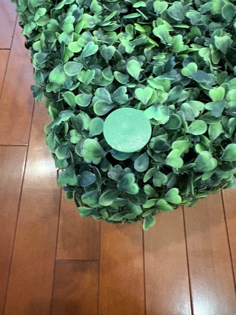 green<br>foliage plant<br>artificial