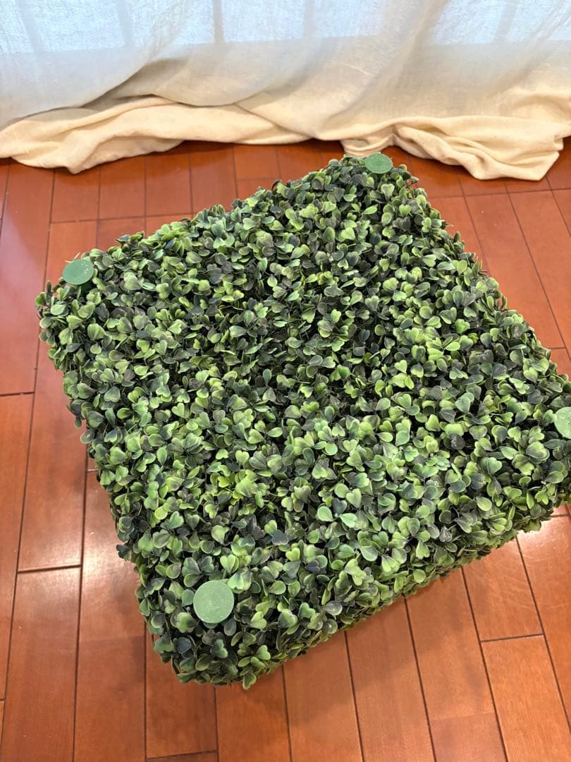 green<br>foliage plant<br>artificial