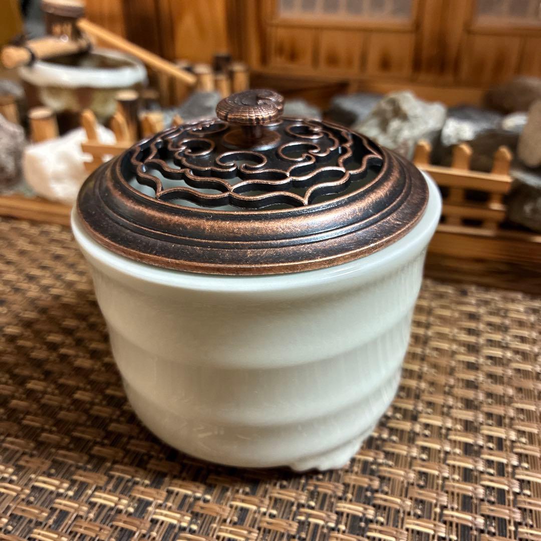 Ceramic lidded incense burner