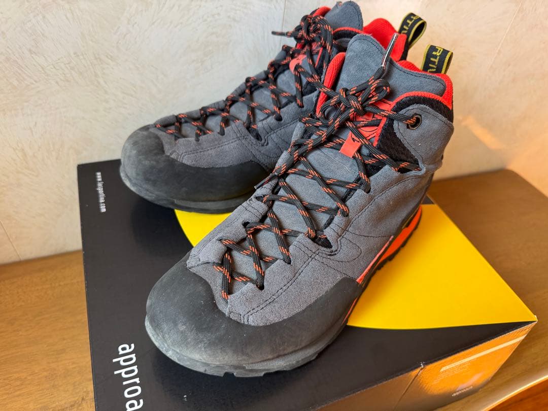 LA SPORTIVA Boulder X Mid GTX Used Once