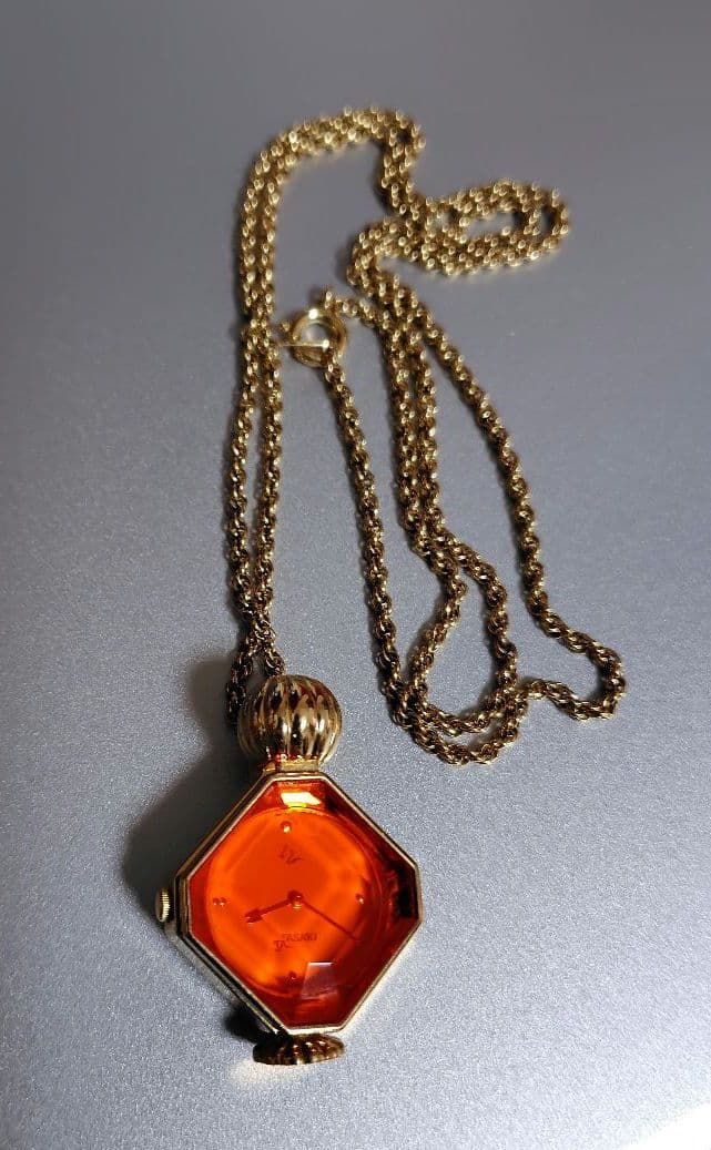 tasaki pendant