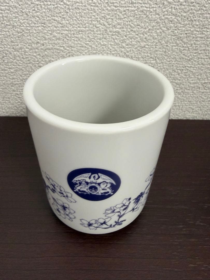 cylindrical teacup